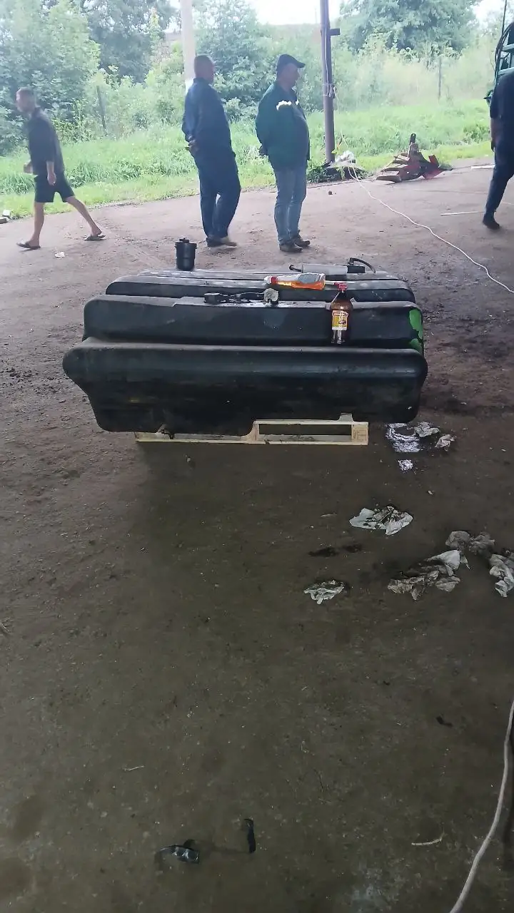 Фото 7 з ремонту — Ремонт паливного бака John Deere — Тисмениця