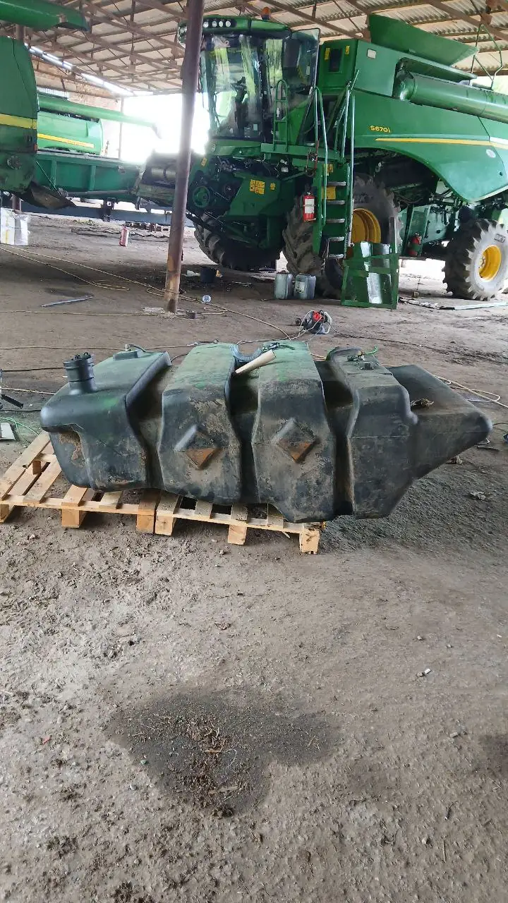Фото 13 з ремонту — Ремонт паливного бака John Deere — Тисмениця