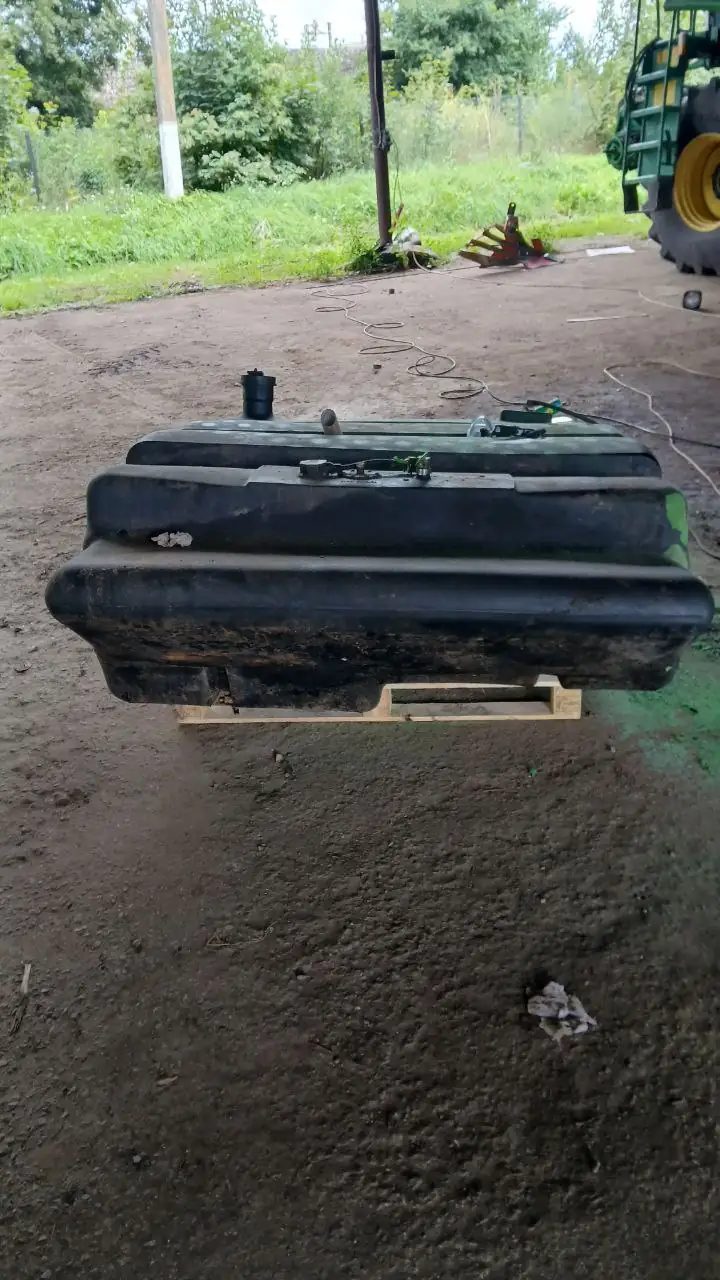 Фото 11 з ремонту — Ремонт паливного бака John Deere — Тисмениця