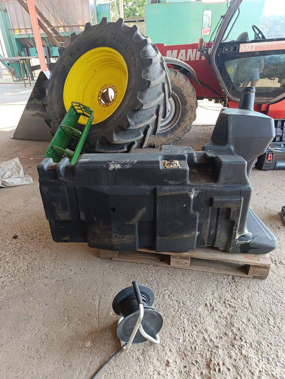 Ремонт паливного бака John Deere 6930 — серпень 2026