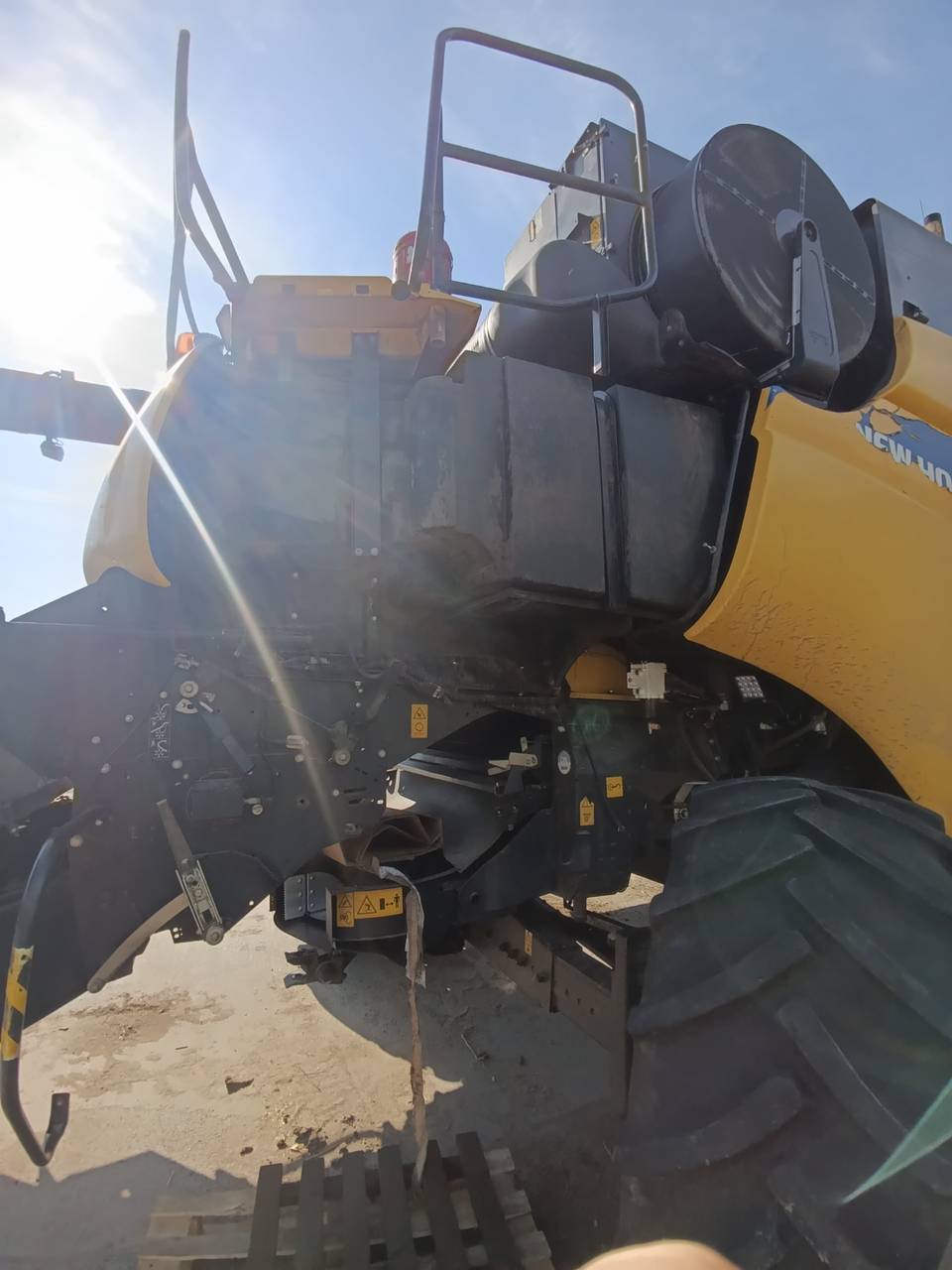 Фото 2 з ремонту — Ремонт паливного бака New Holland Cr 9.80