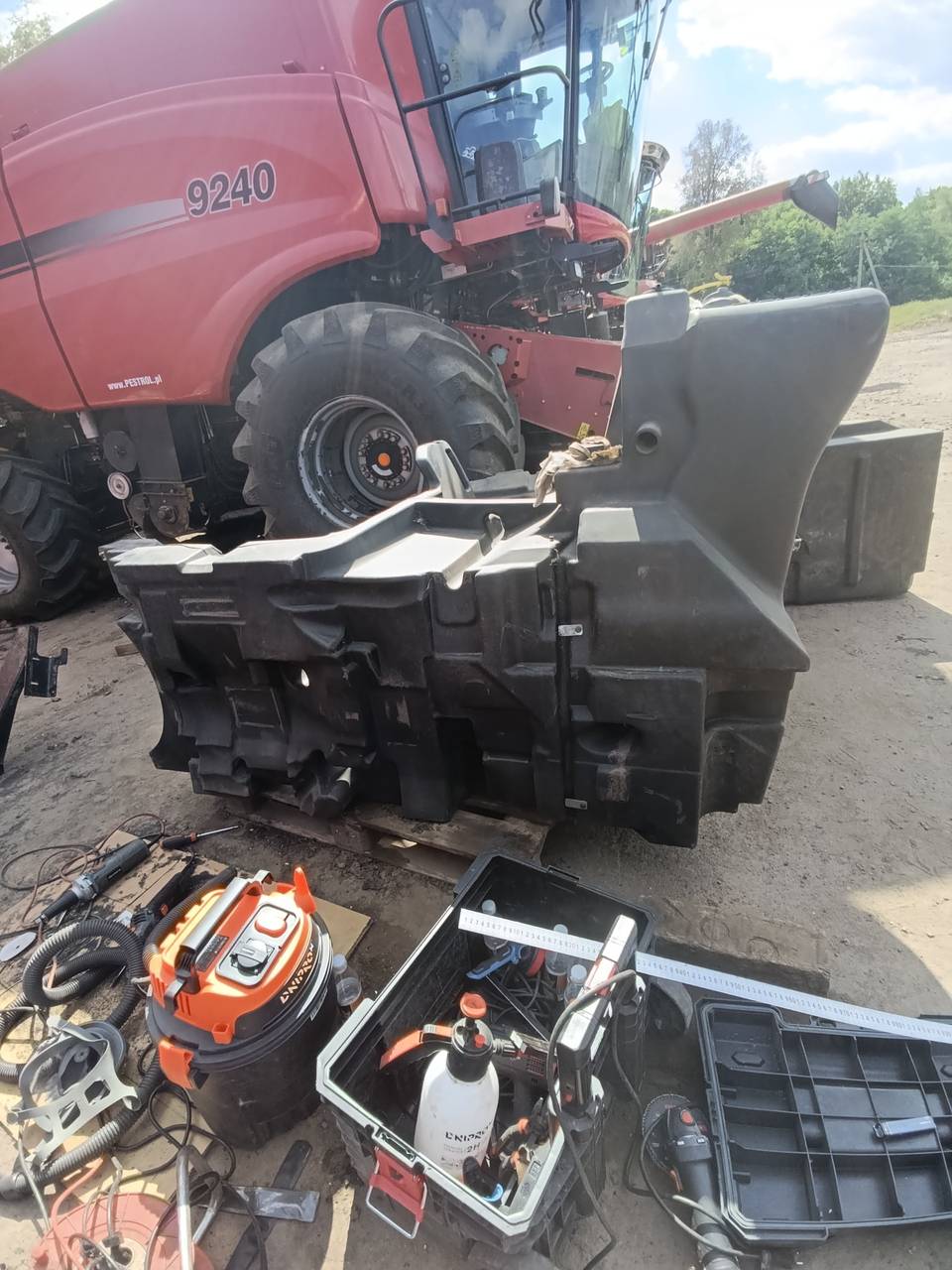Фото 2 з ремонту — Ремонт паливного бака Fendt 942