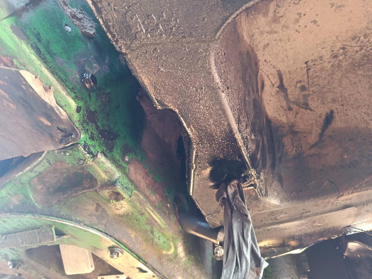 Фото 1 з ремонту — Ремонт паливного бака John Deere 8370R — Ічня