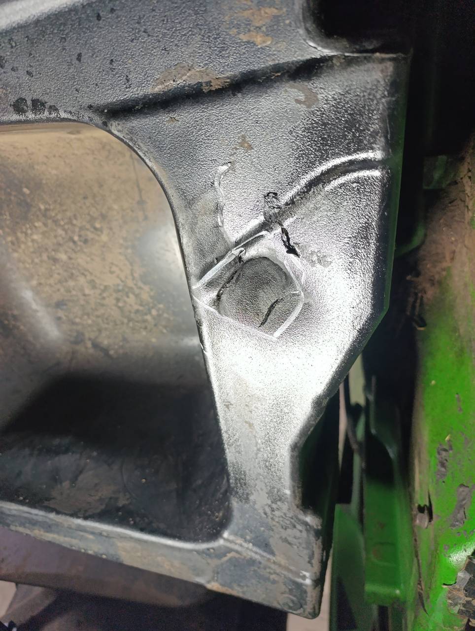 Фото 8 з ремонту — Ремонт паливного бака John Deere 8370R — Ічня