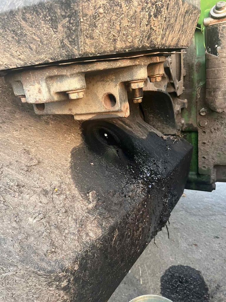 Фото 3 з ремонту — Ремонт паливного бака John Deere 8R410 — Городище