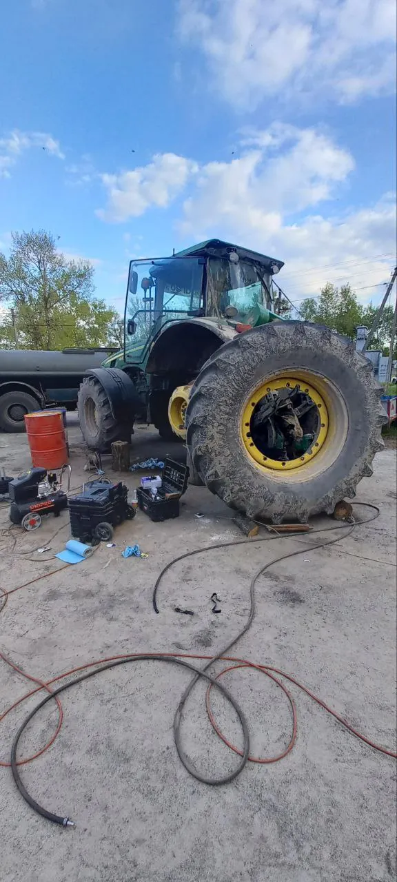 Фото 11 з ремонту — Ремонт паливного бака John Deere 8430 — Бородянська селищна громада