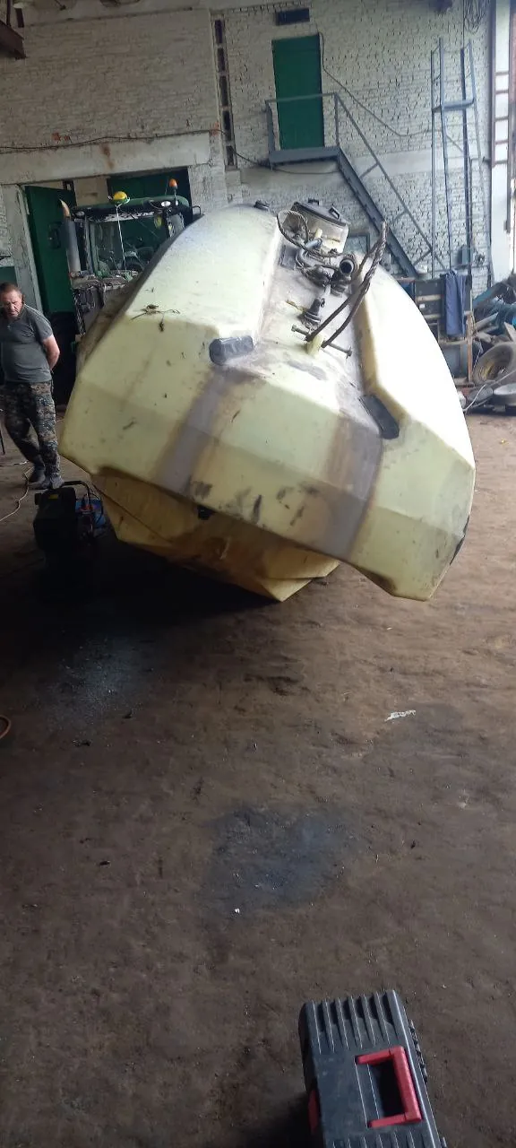 Фото 26 з ремонту — Ремонт бочки обприскувача Hardi Commander — Малий Вистороп
