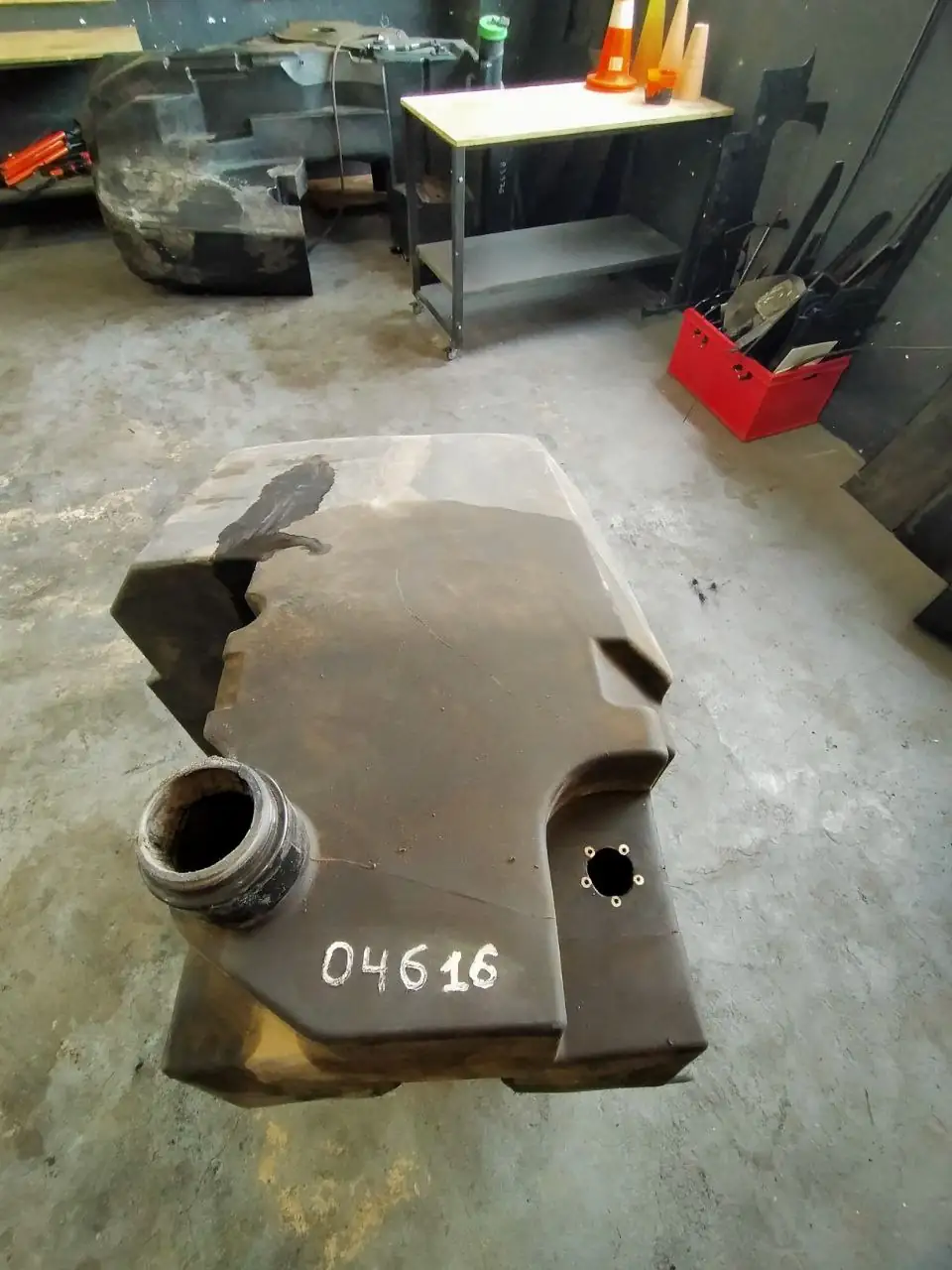 Ремонт паливного бака Case 3330 — Миргород