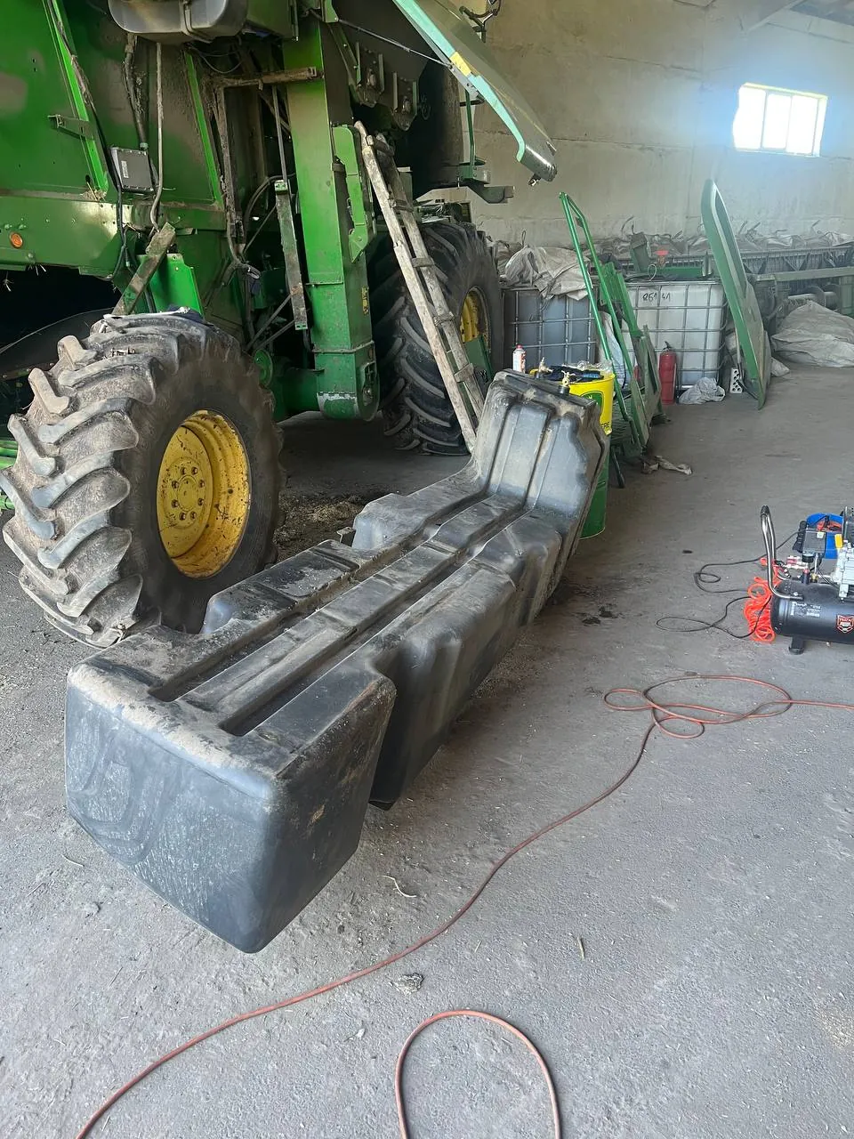 Фото 5 з ремонту — Ремонт паливного бака John Deere 9680 — Соколів