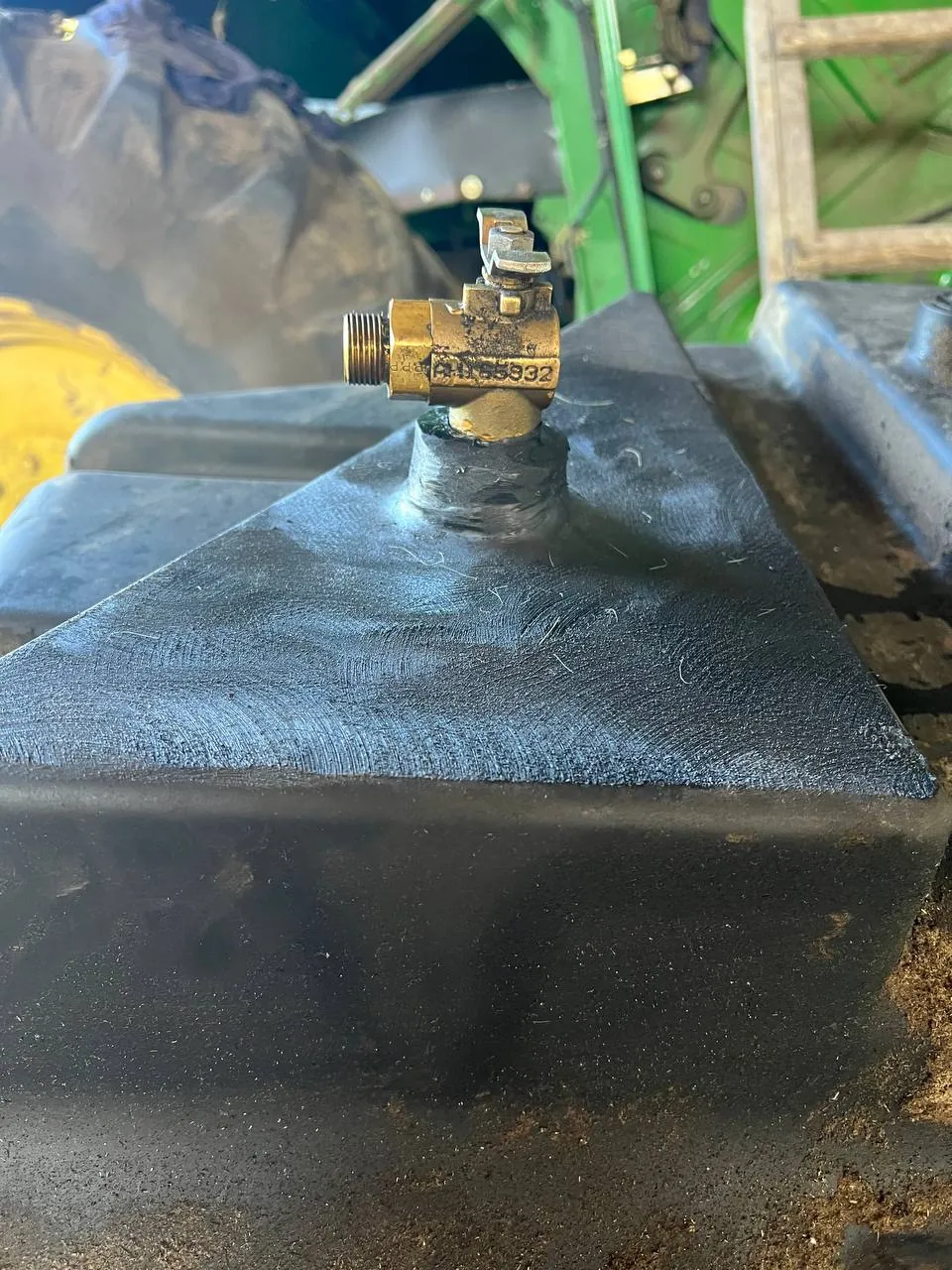 Фото 12 з ремонту — Ремонт паливного бака John Deere 9680 — Соколів