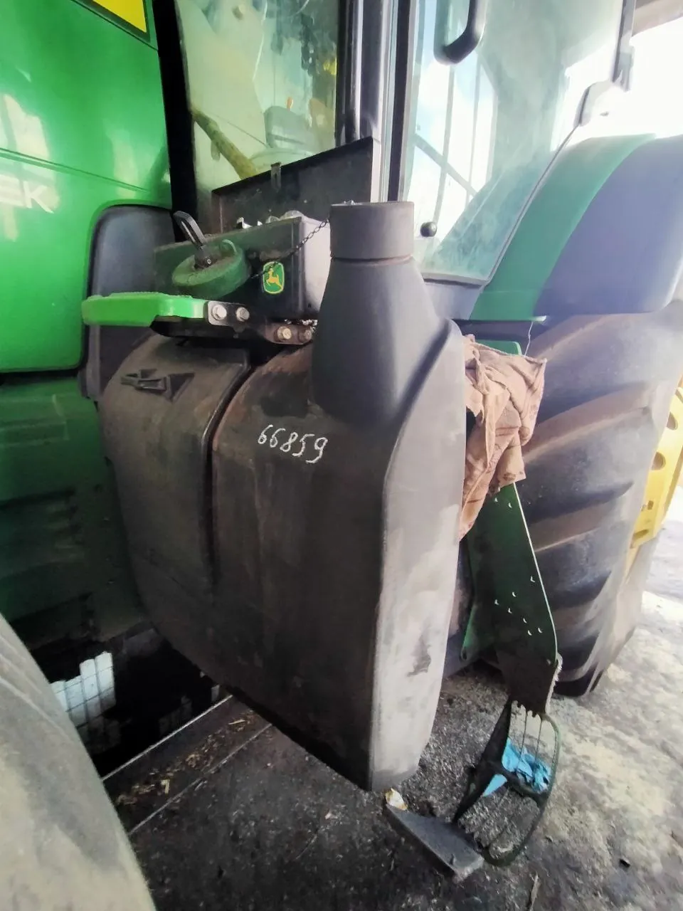 Фото 4 з ремонту — Ремонт паливного бака John Deere 8335 R — Воскобійники
