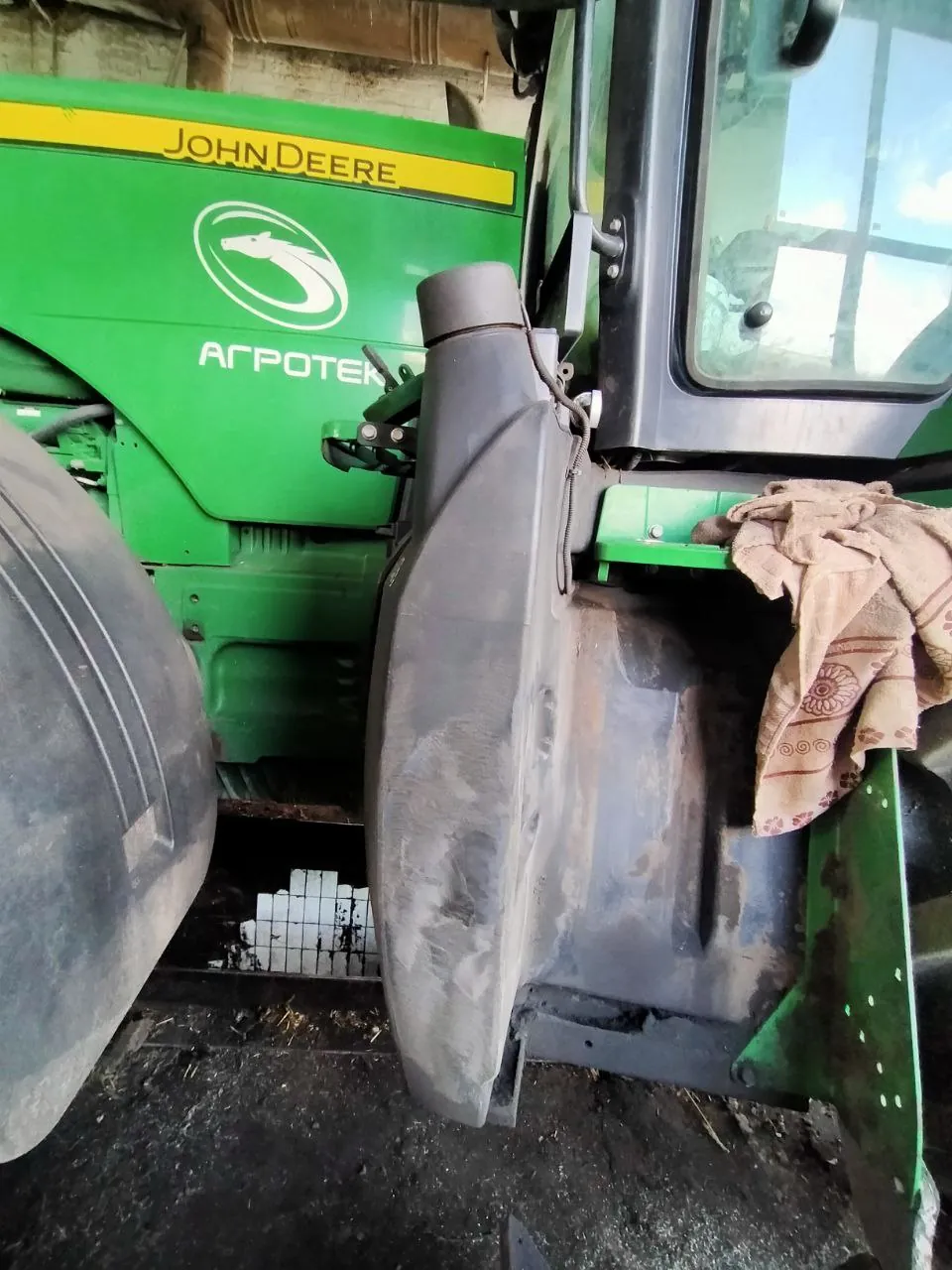 Фото 3 з ремонту — Ремонт паливного бака John Deere 8335 R — Воскобійники (червень 2025)
