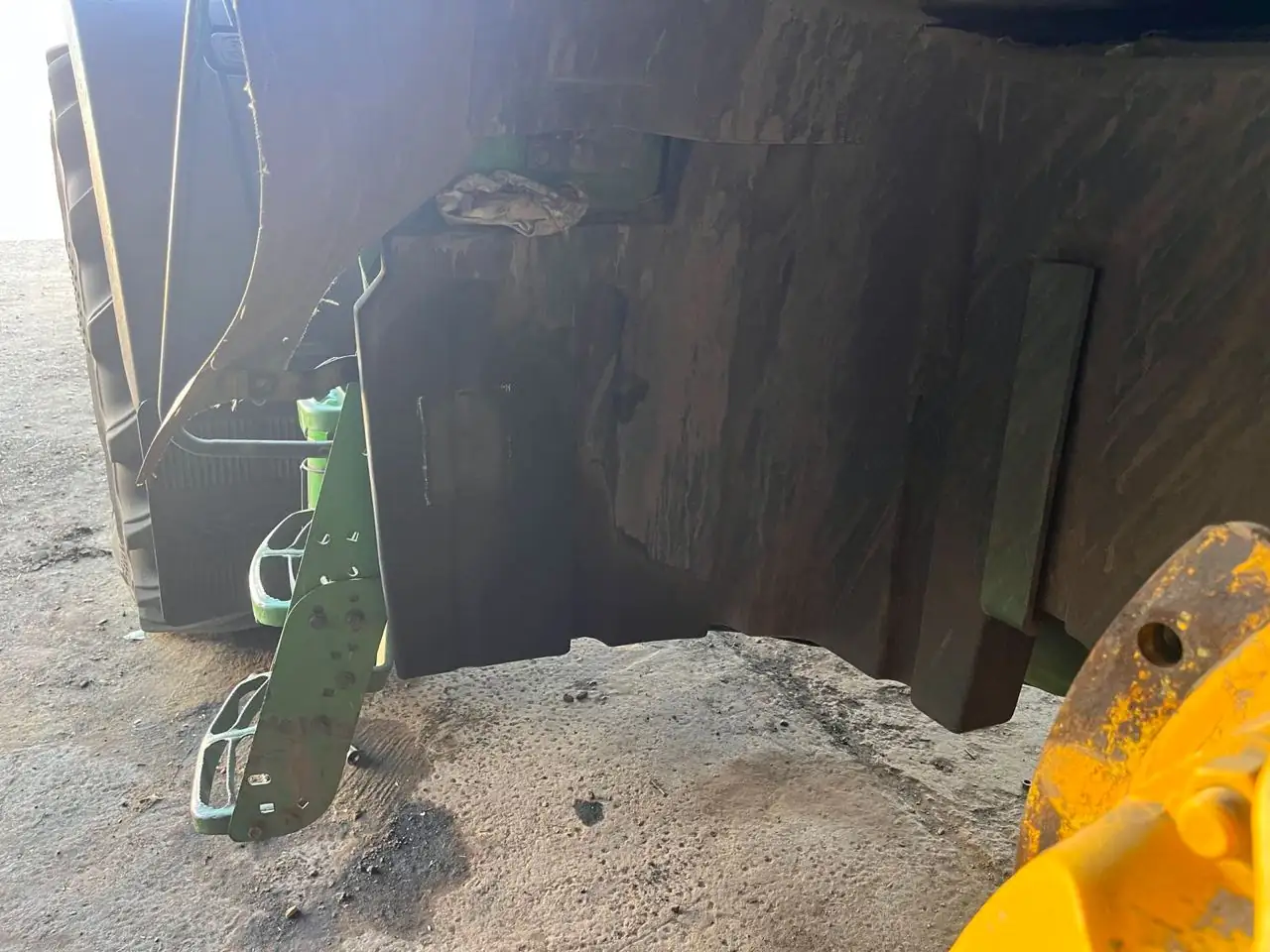 Фото 11 з ремонту — Ремонт паливного бака John Deere 8430 — Водяне
