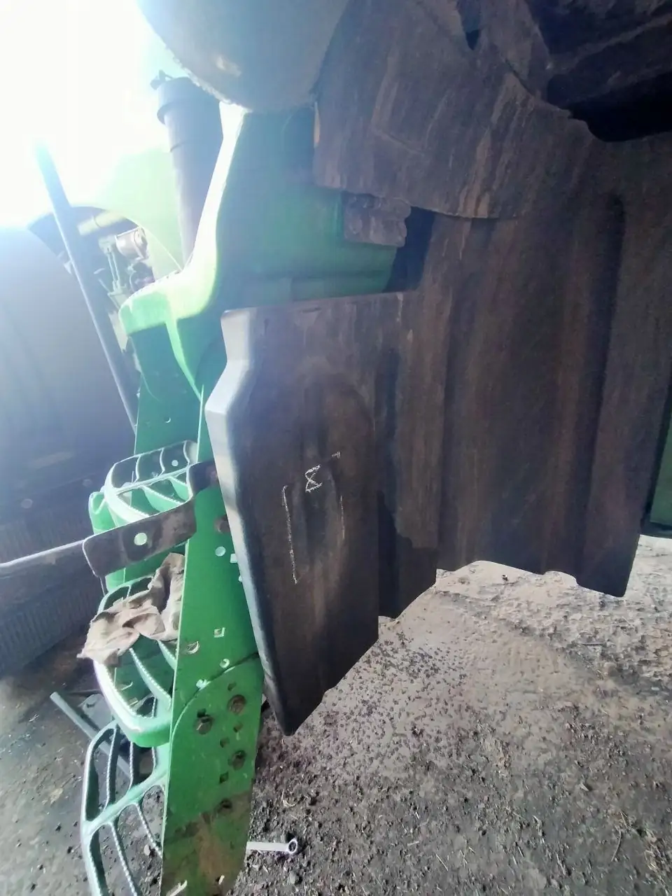 Фото 8 з ремонту — Ремонт паливного бака John Deere 8430 — Водяне