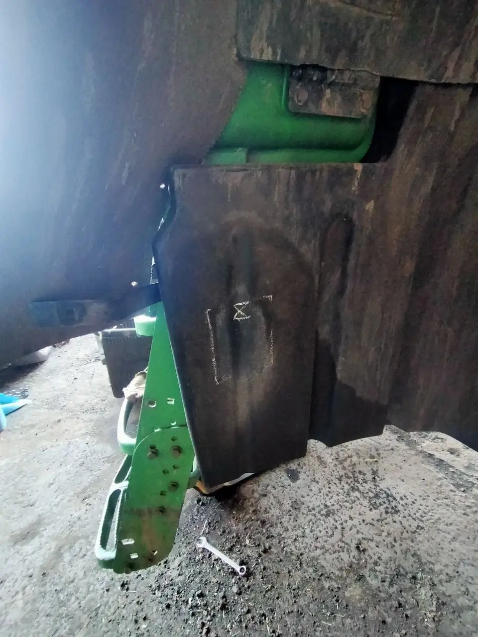 Фото 7 з ремонту — Ремонт паливного бака John Deere 8430 — Водяне