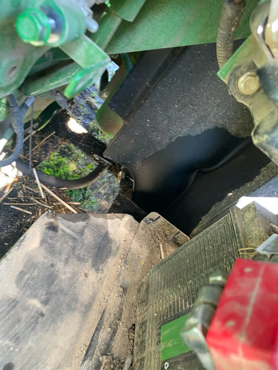 Ремонт паливного бака John Deere 8R370 — Піщани