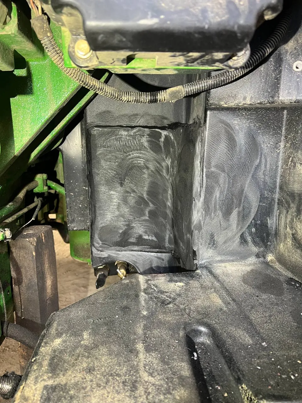 Фото 6 з ремонту — Ремонт паливного бака John Deere 8R370 — Піщани