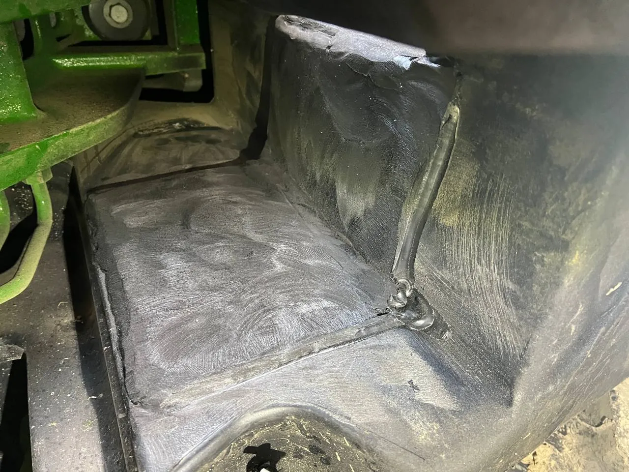 Фото 8 з ремонту — Ремонт паливного бака John Deere 8R370 — Піщани