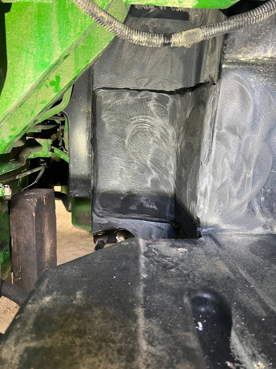 Фото 11 з ремонту — Ремонт паливного бака John Deere 8R370 — Піщани