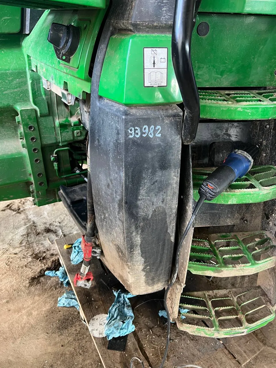Фото 12 з ремонту — Ремонт паливного бака John Deere 8R370 — Піщани