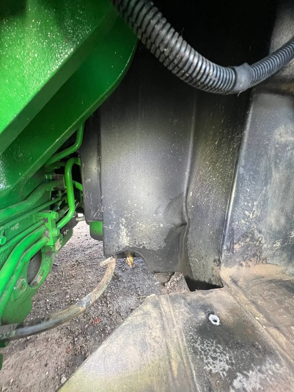 Паливний бак — John Deere 8R370