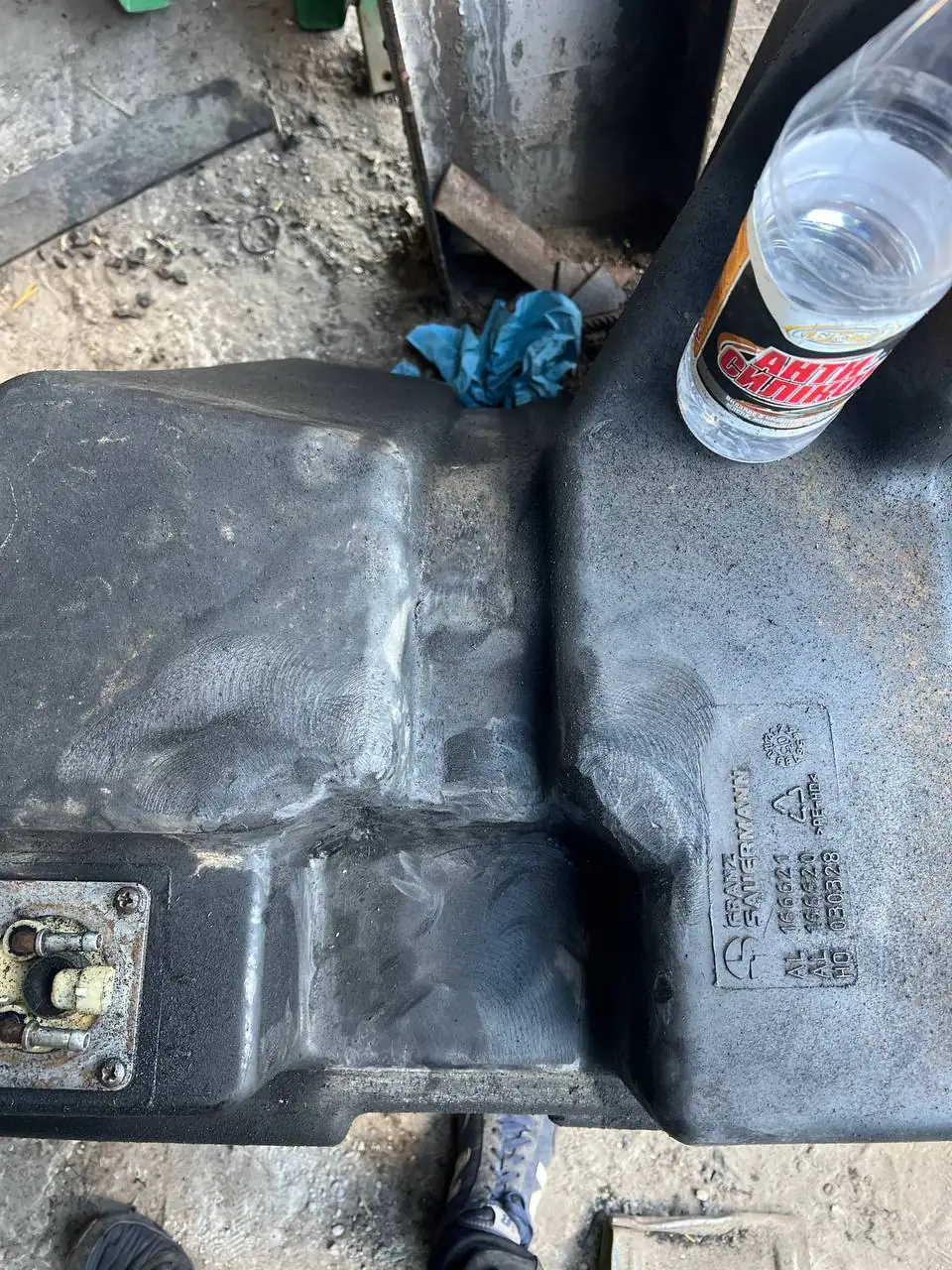 Фото 2 з ремонту — Ремонт паливного бака John Deere 6920