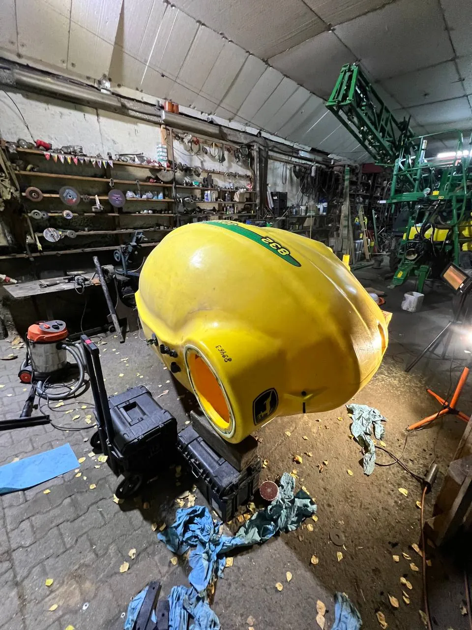 Фото 12 з ремонту — Ремонт бочки обприскувача John Deere 832 — Боянська сільська громада