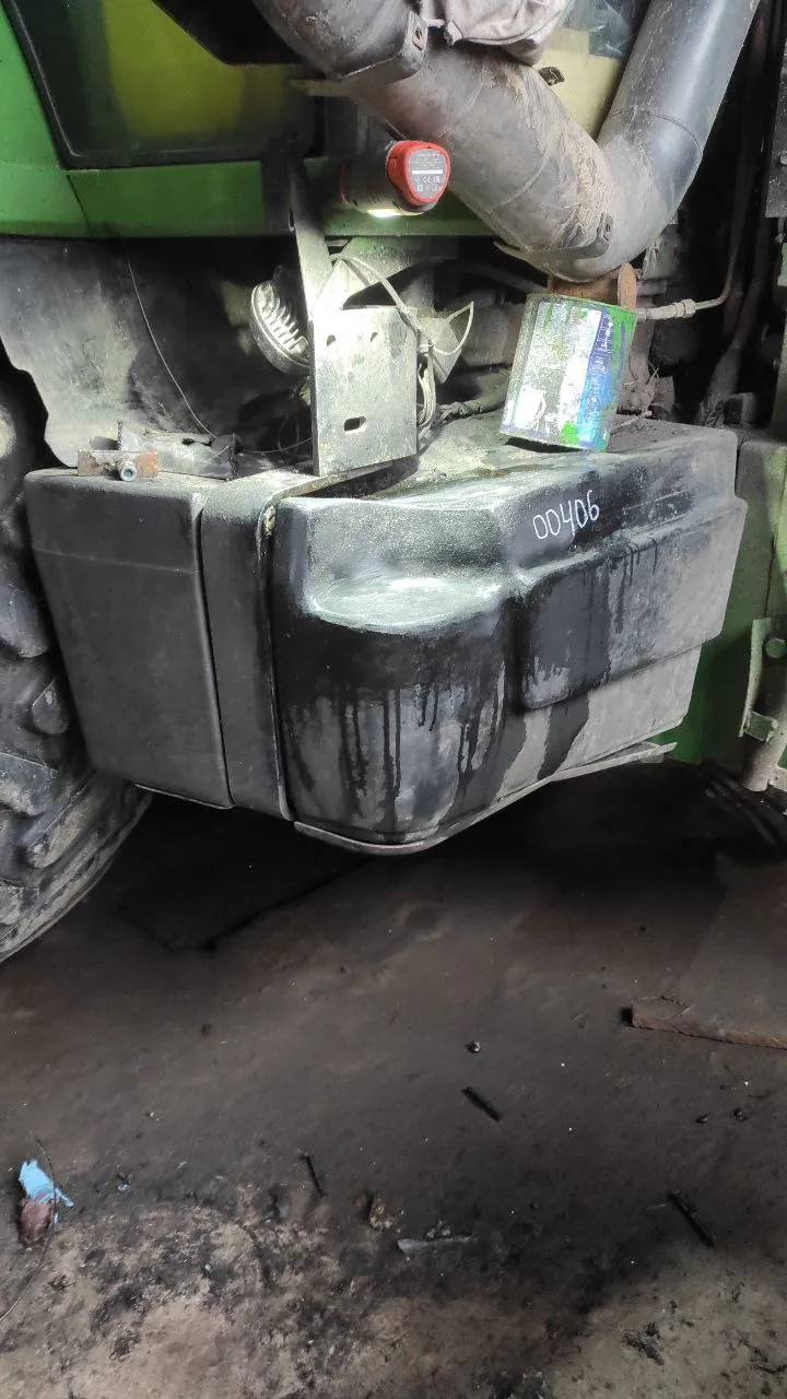 Ремонт паливного бака John Deere 8400 — Дубовець