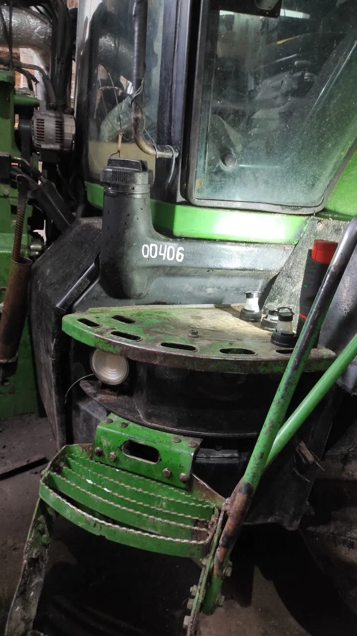 Паливний бак — John Deere 8400