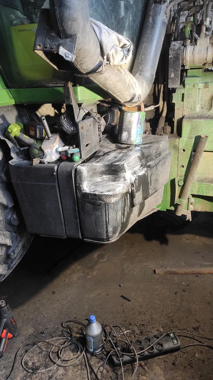 Фото 5 з ремонту — Ремонт паливного бака John Deere 8400 — Дубовець