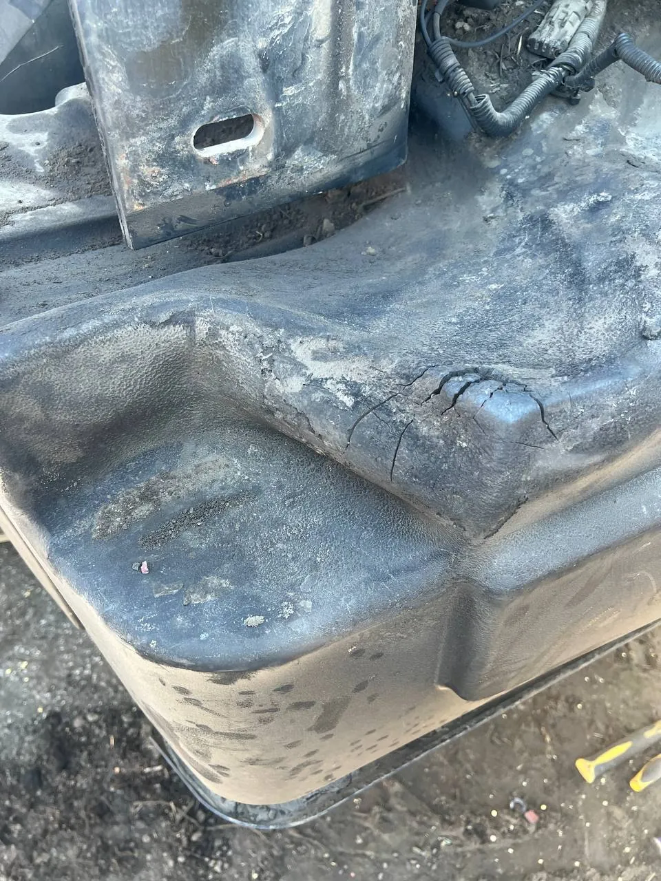 Фото 6 з ремонту — Ремонт паливного бака John Deere 8400 — Бушеве
