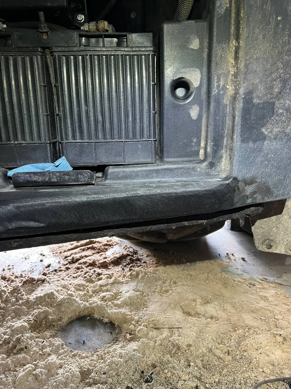 Фото 8 з ремонту — Ремонт паливного бака John Deere 8R 340 — Забріддя