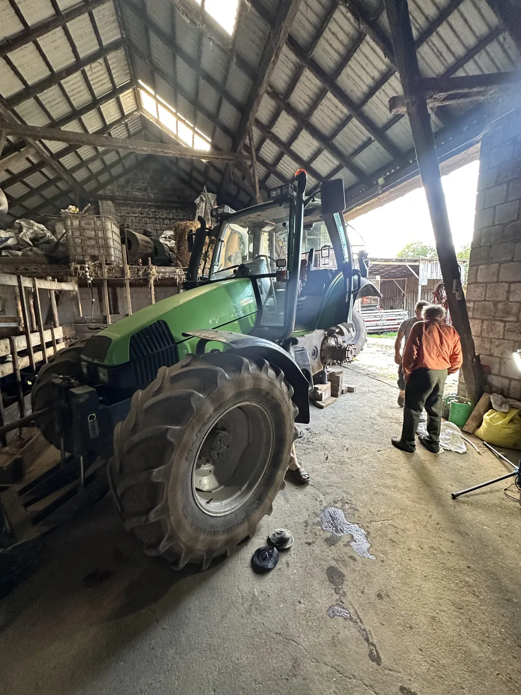 Ремонт паливного бака Deutz Fahr — тріщина біля кріплення бака