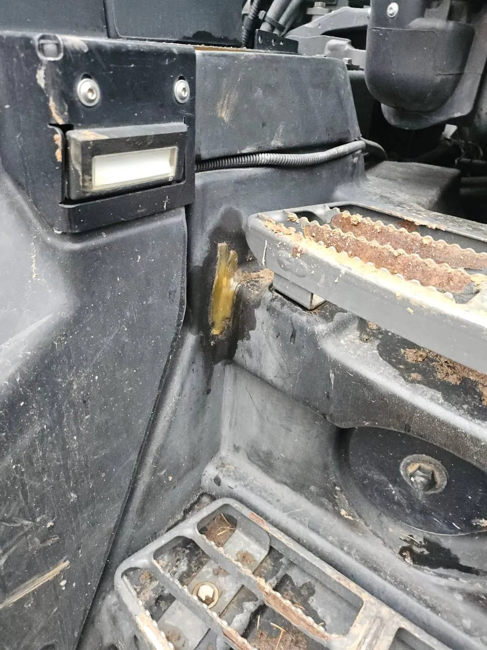 Фото 4 з ремонту — Ремонт паливного бака Fendt 826