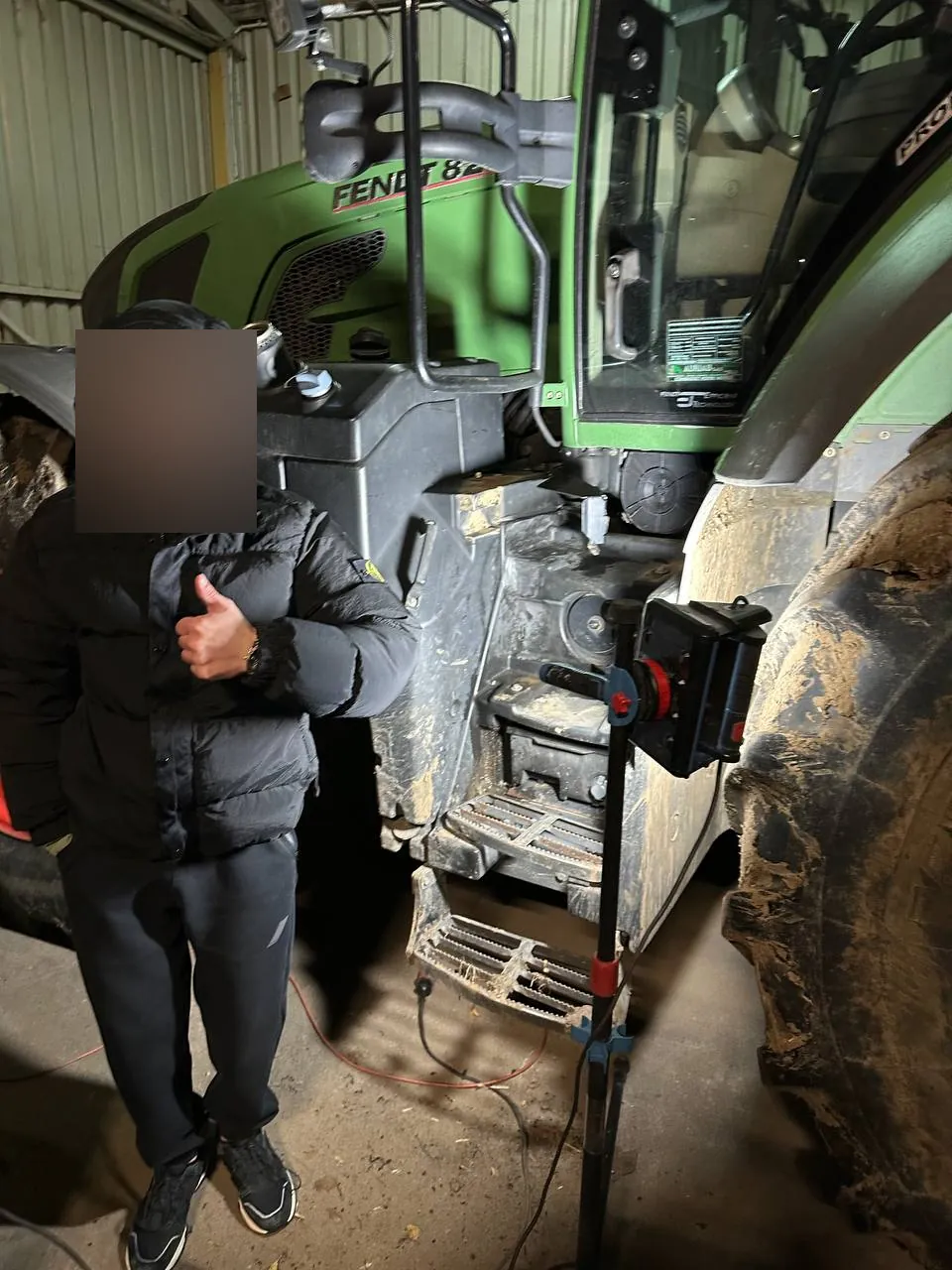 Фото 2 з ремонту — Ремонт паливного бака Fendt 826