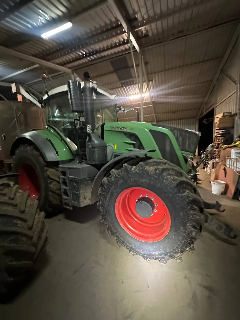 Фото 1 з ремонту — Ремонт паливного бака Fendt 826