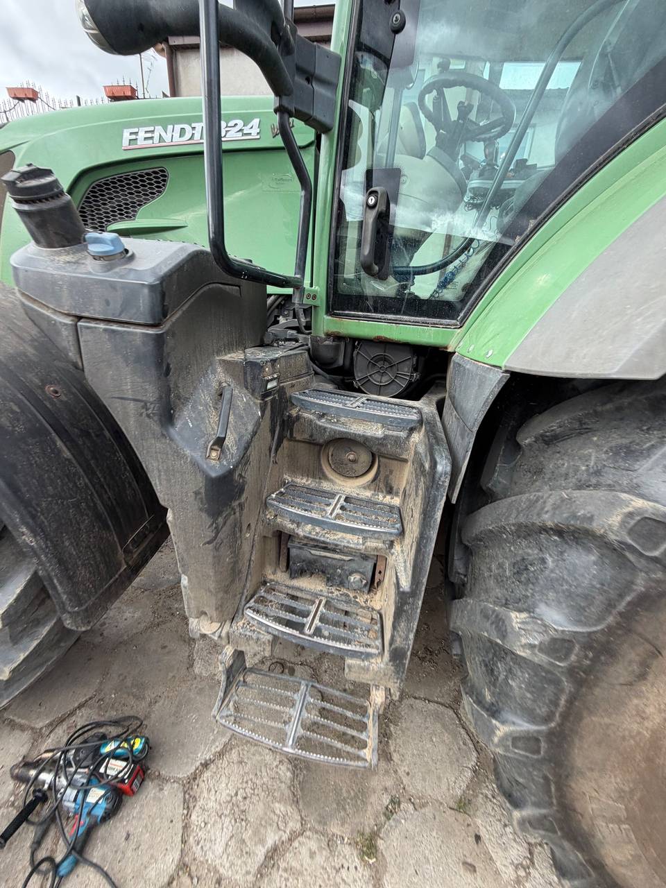 Фото 3 з ремонту — Ремонт паливного бака Fendt — жовтень 2026