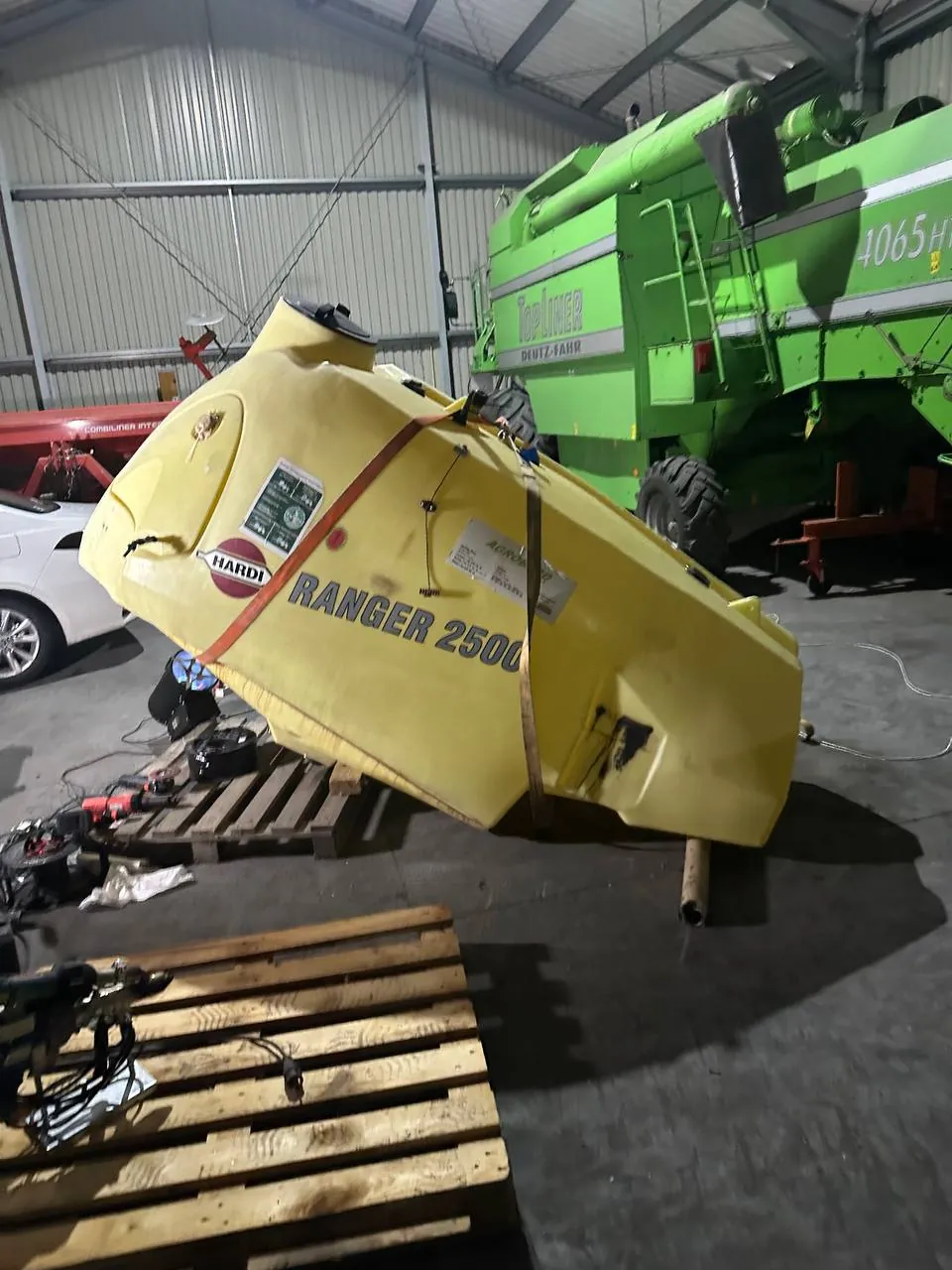 Фото 1 з ремонту — Ремонт бочки обприскувача Hardi Ranger 2500