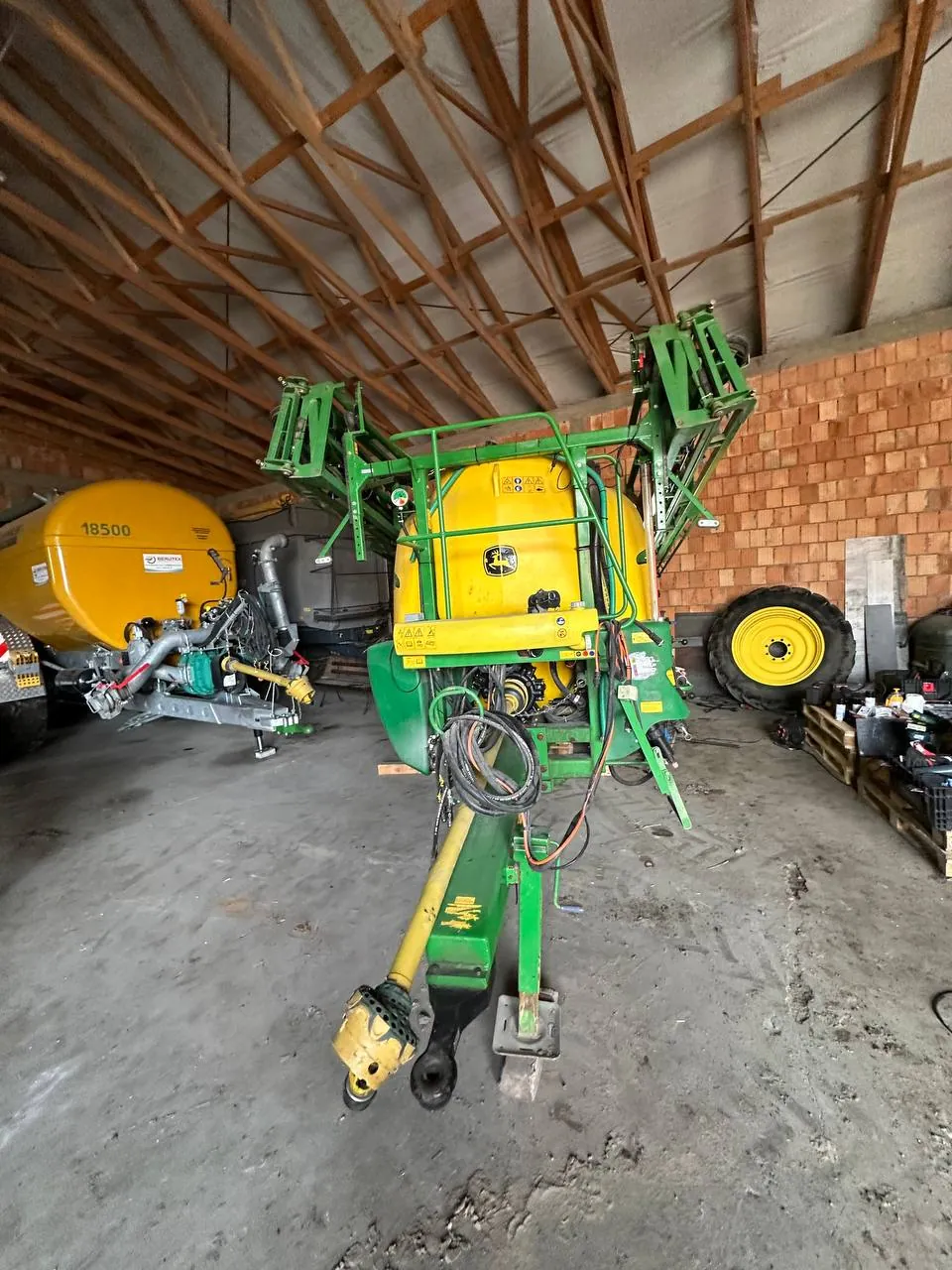 Фото 10 з ремонту — Ремонт бочки обприскувача John Deere 740