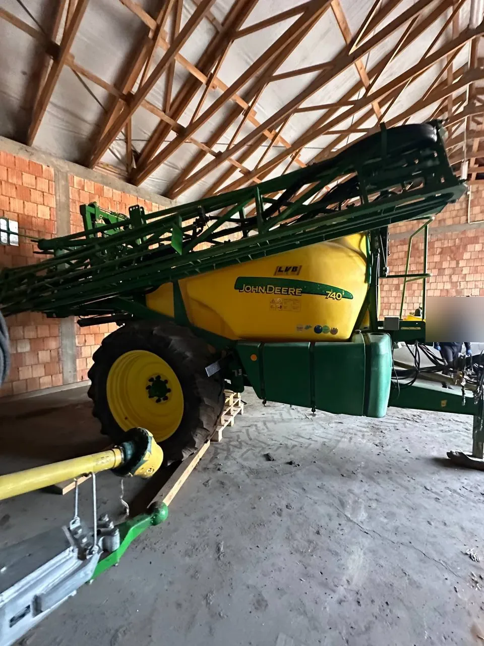 Фото 1 з ремонту — Ремонт бочки обприскувача John Deere 740