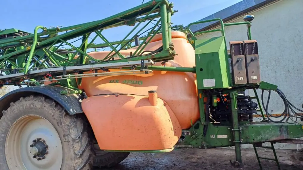 Ремонт бочки обприскувача Amazone UX4200