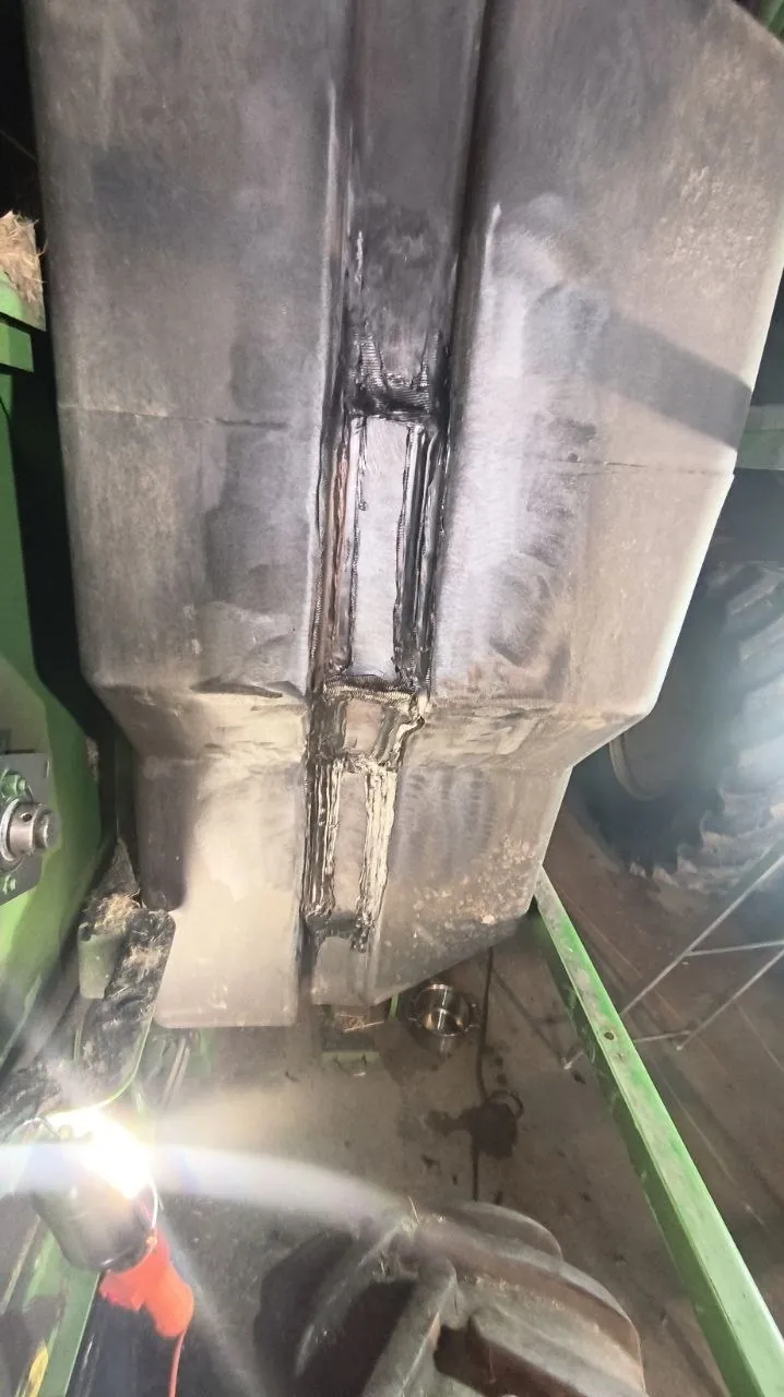 Фото 15 з ремонту — Ремонт паливного бака John Deere 1450