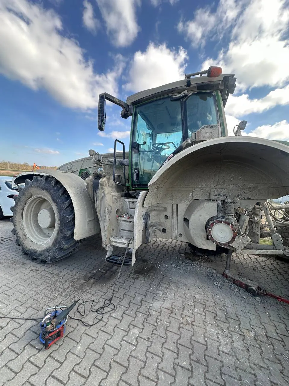 Фото 3 з ремонту — Ремонт паливного бака Fendt 930 Vario