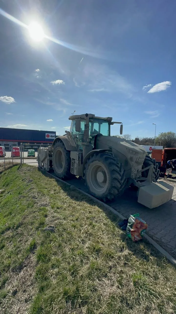 Фото 1 з ремонту — Ремонт паливного бака Fendt 930 Vario
