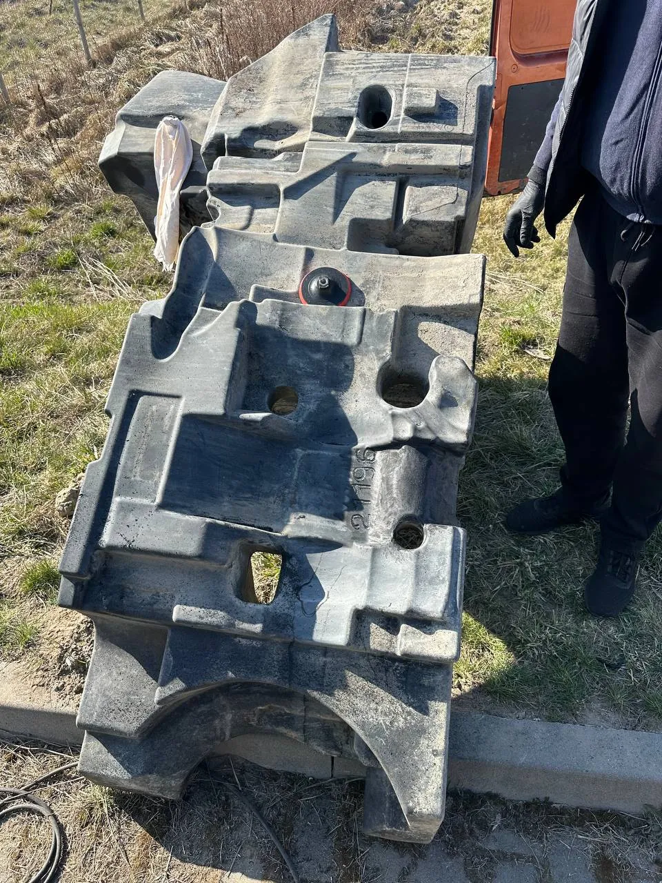 Фото 13 з ремонту — Ремонт паливного бака Fendt 900 Vario S4