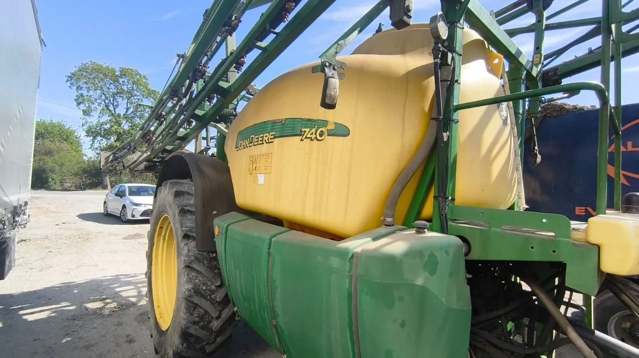 Фото 9 з ремонту — Ремонт бочки обприскувача John Deere M740