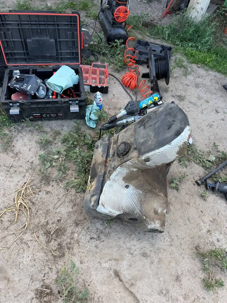 Ремонт паливного бака Massey Ferguson 420