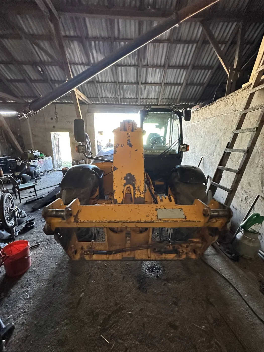 Фото 4 з ремонту — Ремонт паливного бака JCB — протікання біля зливного штуцера