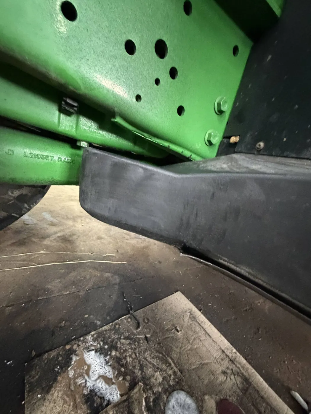 Фото 12 з ремонту — Ремонт паливного бака John Deere 6195M