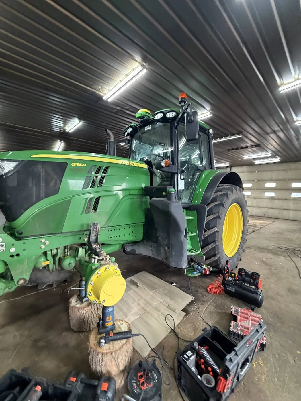 Фото 8 з ремонту — Ремонт паливного бака John Deere 6195M